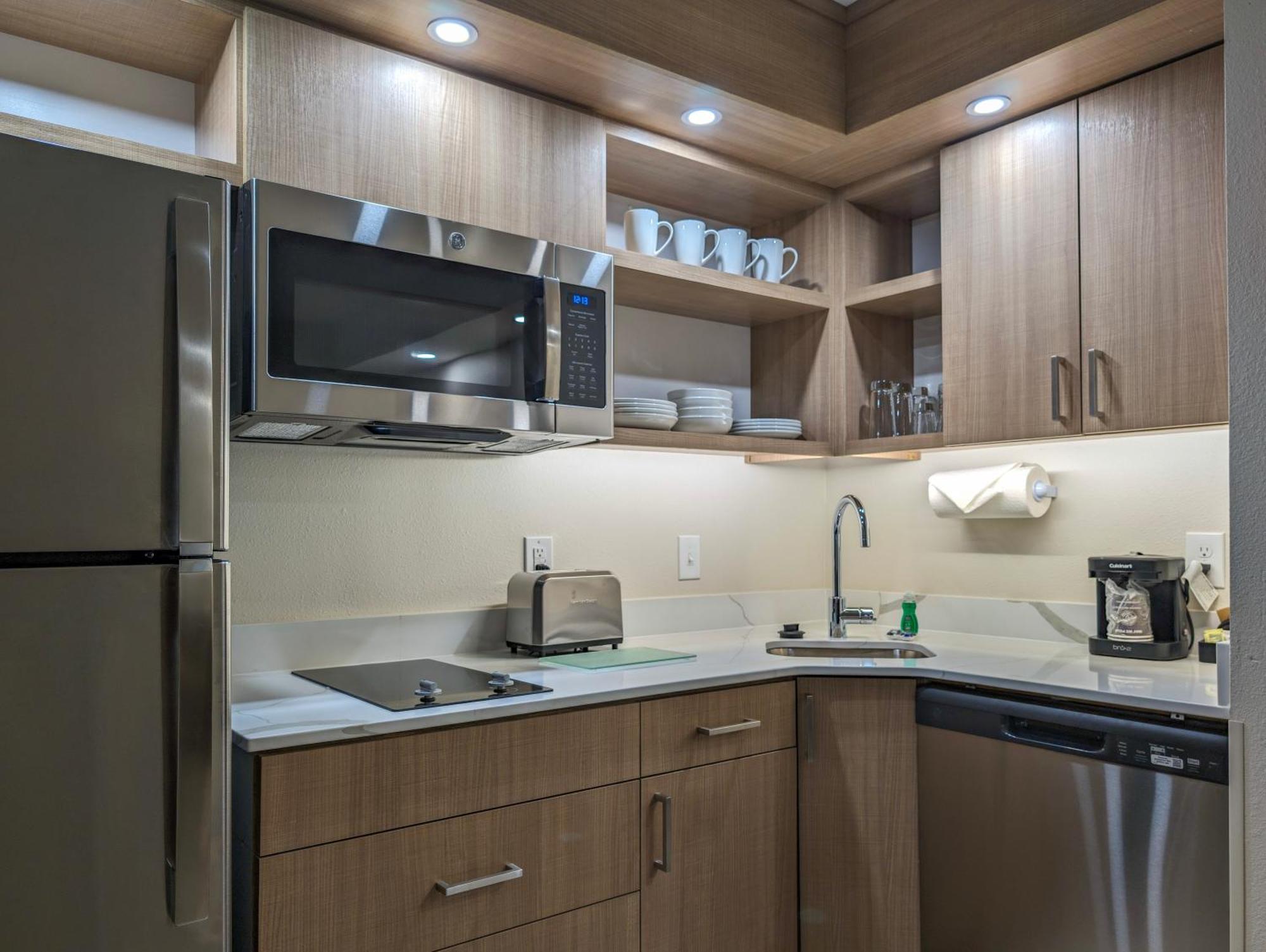 Hotel Homewood By Hilton Airport 3*